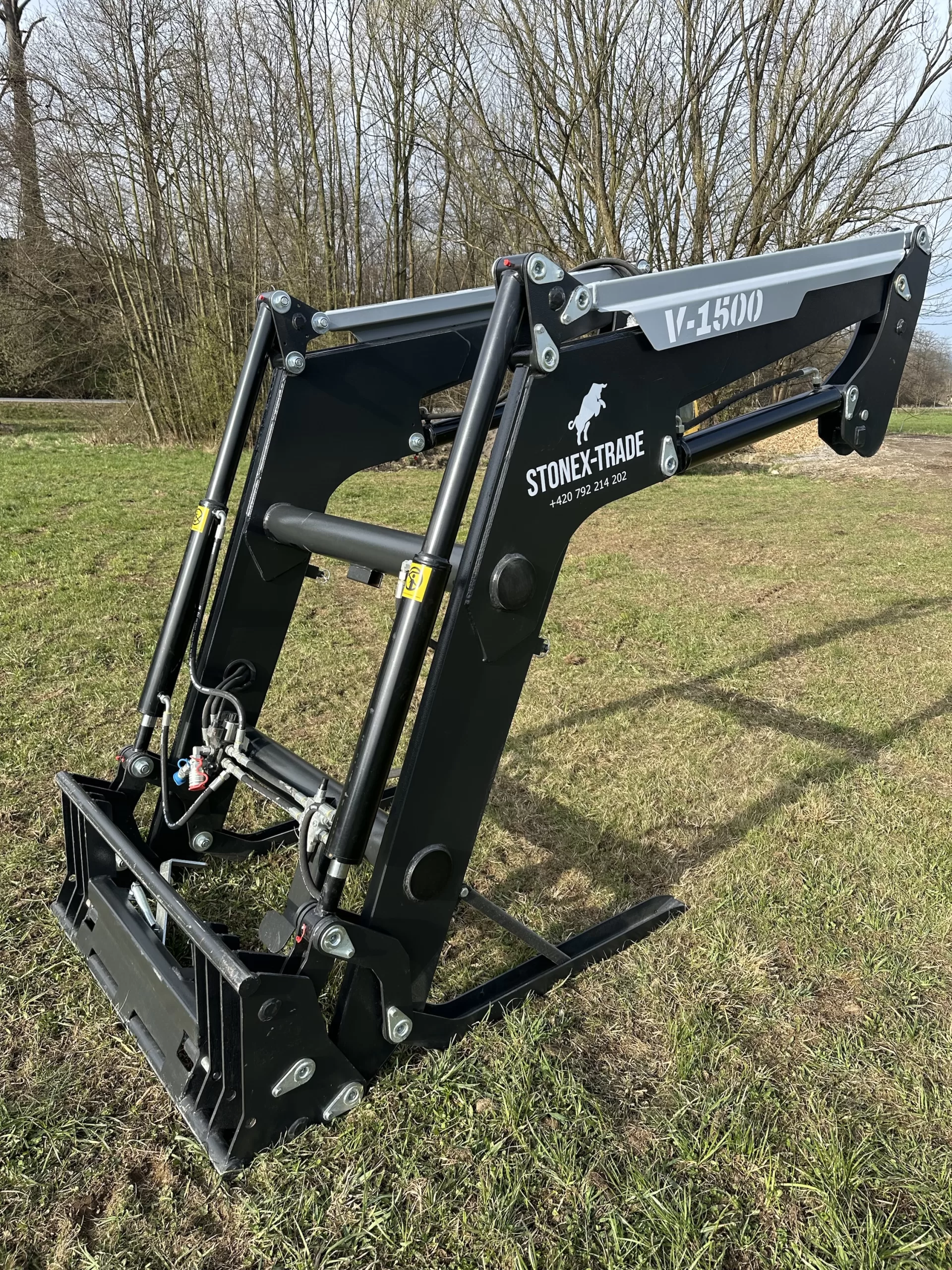 Čelní nakladač HYDRATRAC 1500