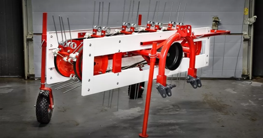 Pásový shrnovač / obracák TARET