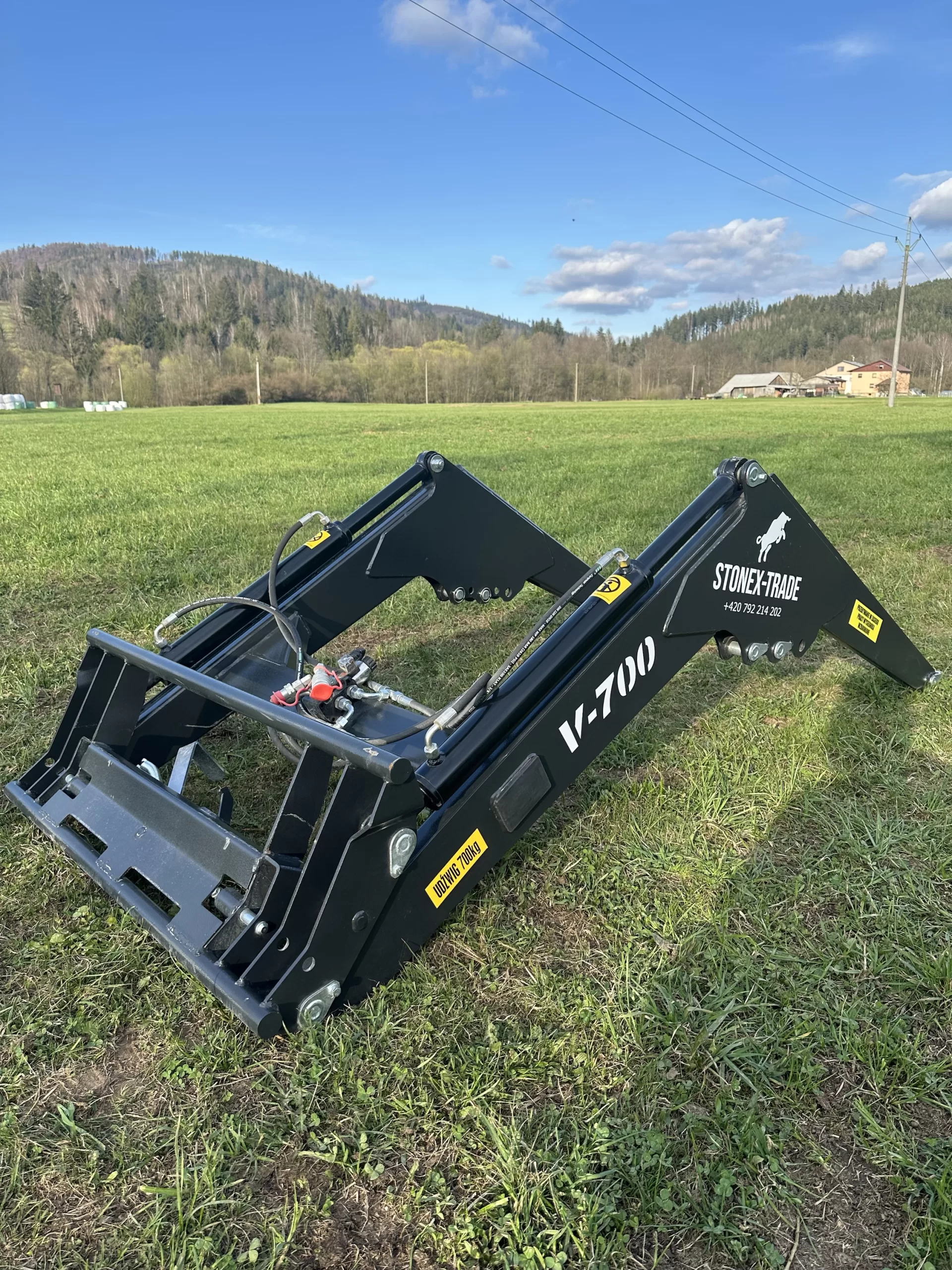 Čelní nakladač HYDRATRAC 700