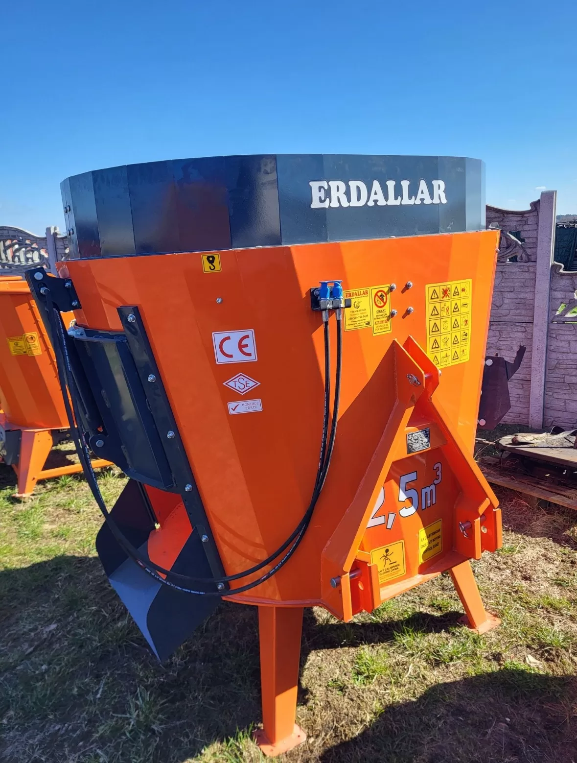 Rozdružovač balíku na traktor 2,5m3