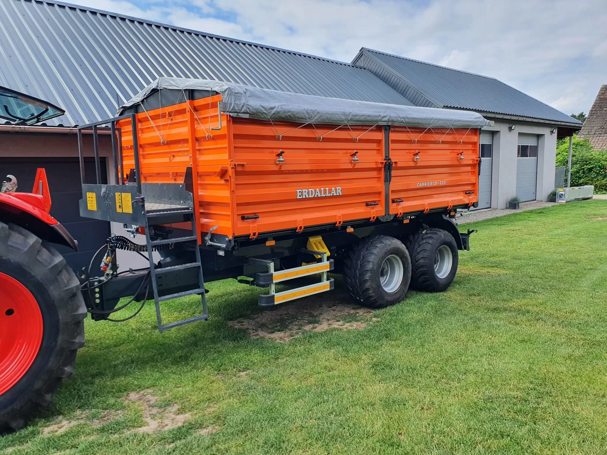 Přívěs na traktor 10T sklápěč